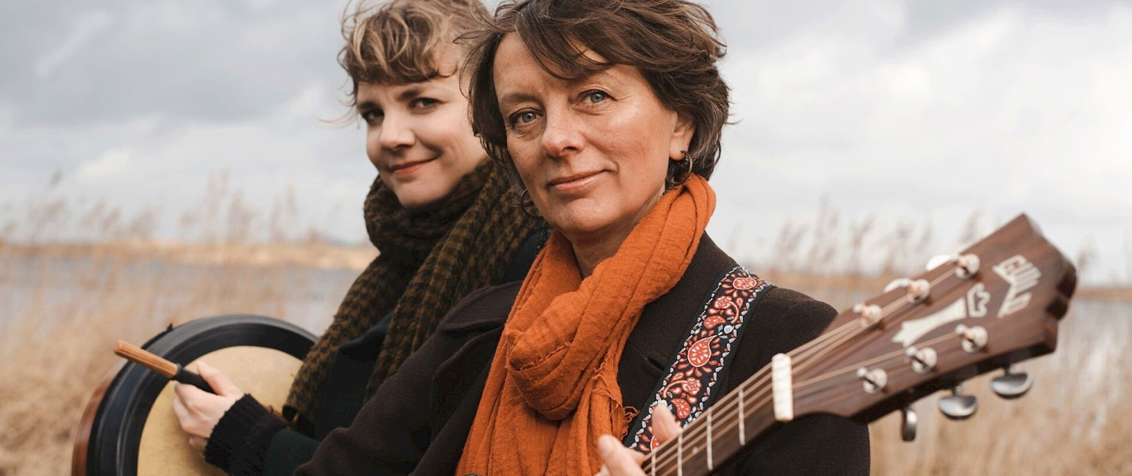 The Lasses Ver Weg Dichtbij